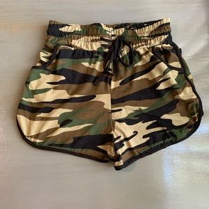 Camouflage army shorts stretch